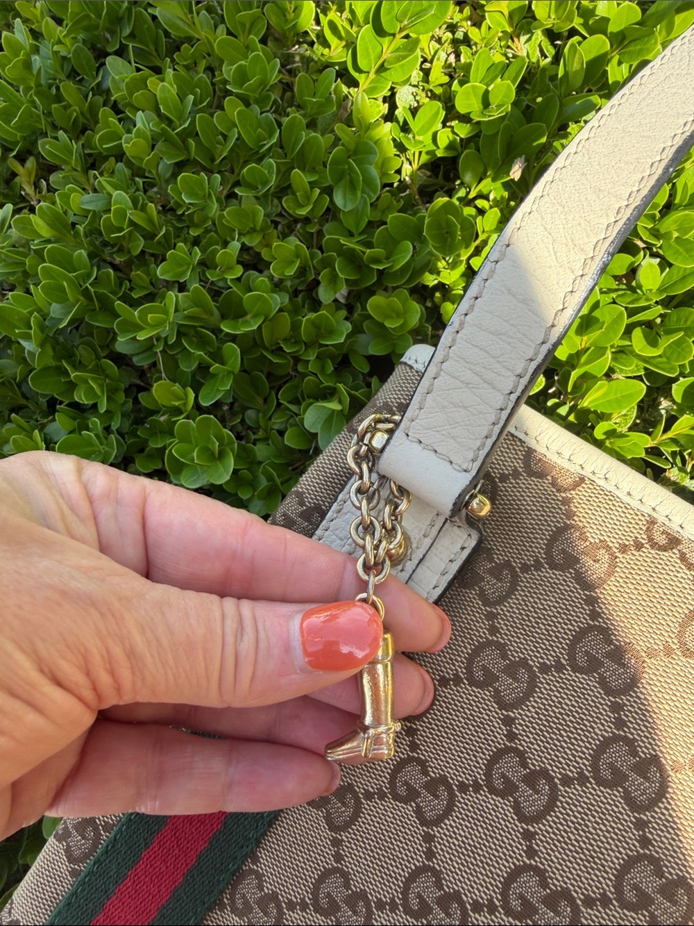 Gucci Beige Monogram Crossbody Bag with Green& Red stripe & COA white leather - Picture 3 of 16